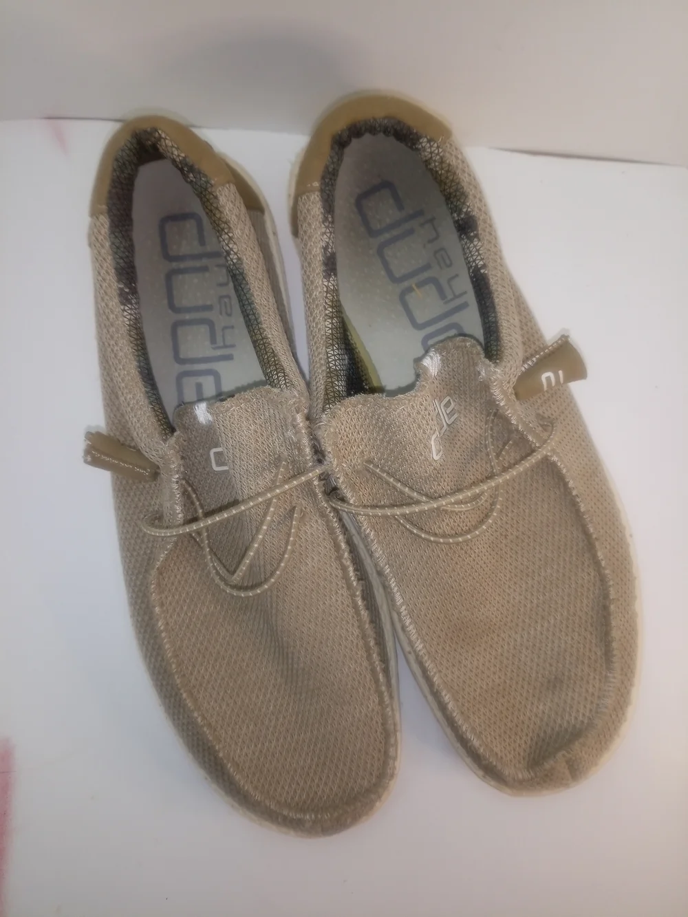 Hey Dude Wally Sox Sand Slip On Casual Comfort Loafer Men's 9 Pre-loved NO BOX